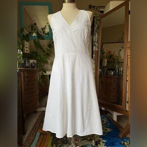 Ann Taylor LOFT Ivory V-neckline eyelet lace layered midi dress, size 12